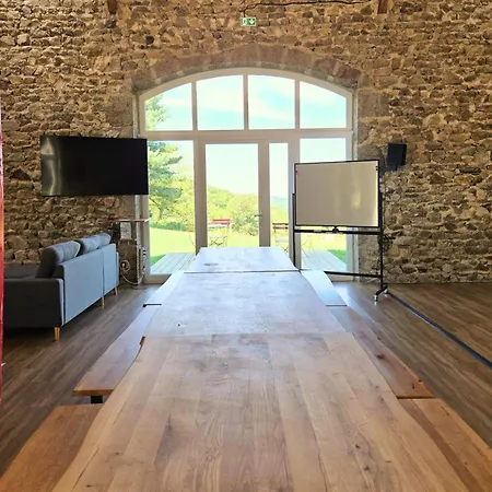 Villa De Luxe, Nichee Dans Les Montagnes